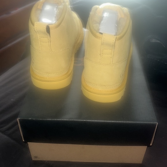 Uggs - Picture 4 of 4